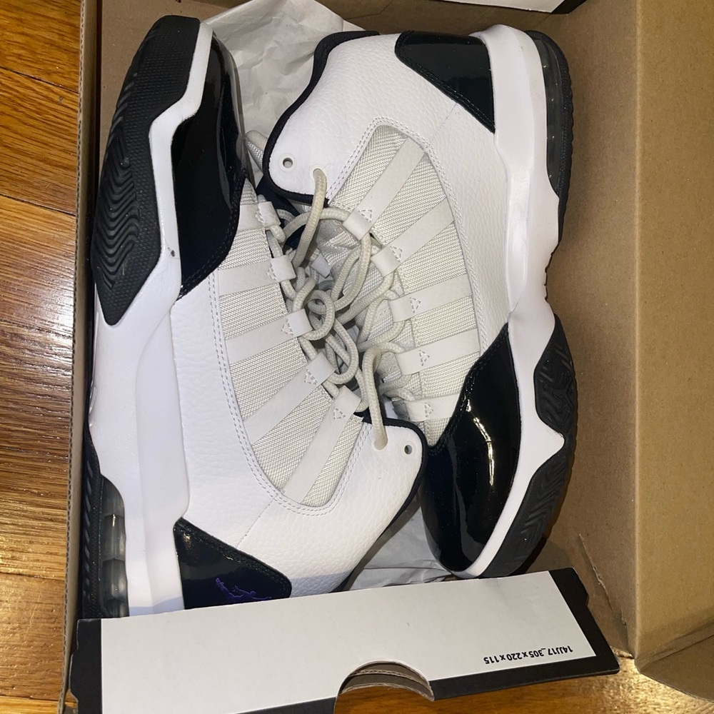 Jordan Max Aura Concords